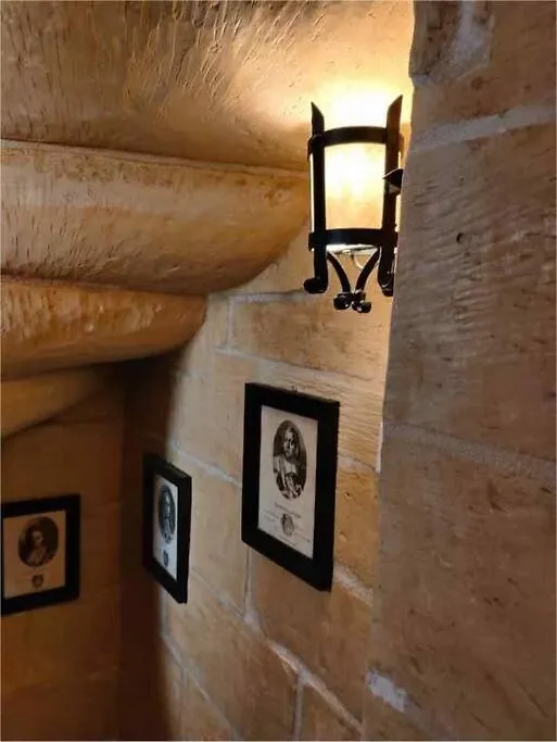 Cozy Corner House In Valletta - Authentic!