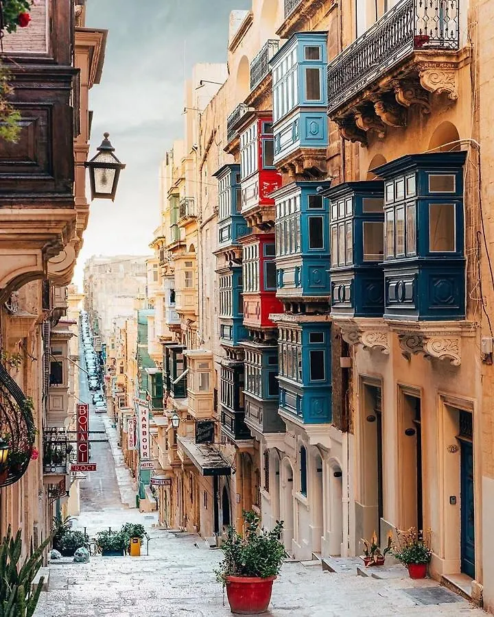 Cozy Corner House In Valletta - Authentic! Malta