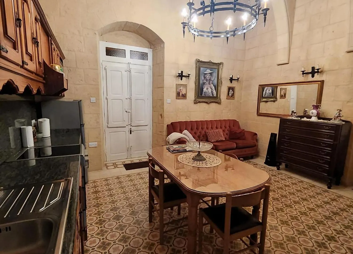 Cozy Corner House In Valletta - Authentic! contacts
