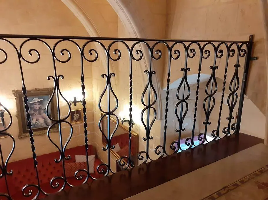 Cozy Corner House In Valletta - Authentic! 度假居
